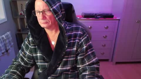 oldveteranuk online show from 12-22-25, 05:26