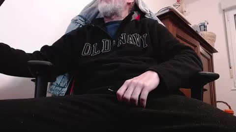 Snapshot of oldwolfman chatting on 02-05-25, 08:32 oldwolfman online show from 02-05-25, 08:32