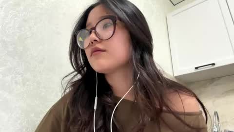 Snapshot of olenerowley chatting on 05-27-26, 07:27 Janey online show from 05-27-26, 07:27