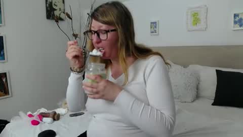 Snapshot of olgapavlova chatting on 03-10-26, 10:53 Olga Pavlova online show from 03-10-26, 10:53