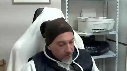 Snapshot of olimpio1230 chatting on 12-11-24, 08:39 olimpio1230 online show from 12-11-24, 08:39