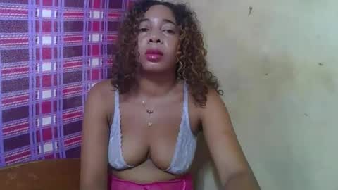 Snapshot of olinaa chatting on 04-21-26, 02:51 olinaa online show from 04-21-26, 02:51