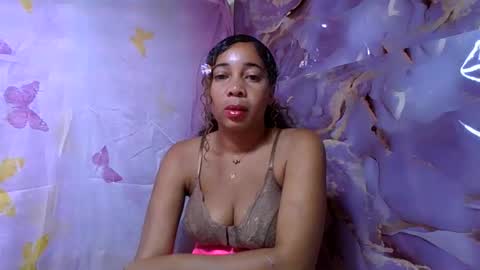 Snapshot of olinaa chatting on 06-06-26, 05:12 olinaa online show from 06-06-26, 05:12