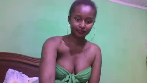 olinah610 online show from 10-27-25, 07:07