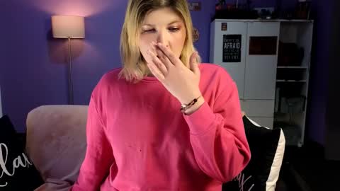 Snapshot of olisunny5 chatting on 03-20-26, 07:30 OliSunny Olivia online show from 03-20-26, 07:30