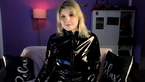 Snapshot of olisunny5 chatting on 05-07-26, 06:46 OliSunny Olivia online show from 05-07-26, 06:46