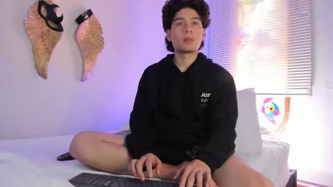 Oliver Pixx online show from 10-01-25, 01:17