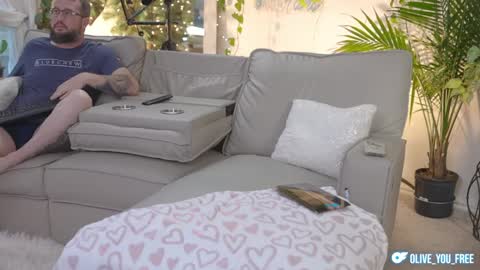 Snapshot of olive_you_ chatting on 02-20-25, 12:08 Olive online show from 02-20-25, 12:08