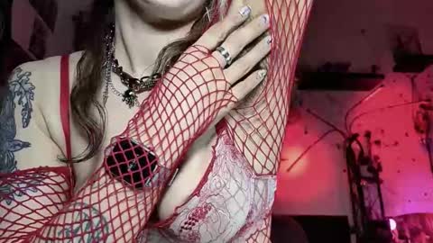 Snapshot of olivecum chatting on 10-29-25, 01:24 Olive online show from 10-29-25, 01:24