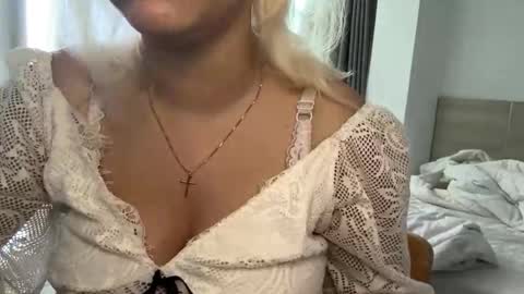 Mia online show from 02-05-26, 05:12