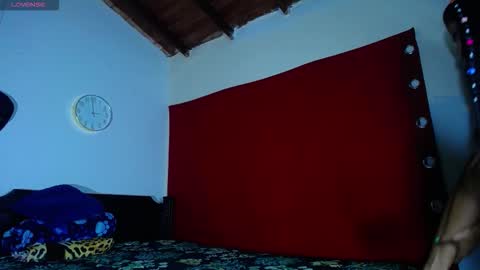 Oliver and MeganIndependent online show from 11-09-25, 08:01