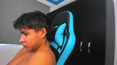 Oliver bray online show from 10-20-25, 07:03