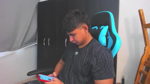 Oliver bray online show from 12-04-25, 05:10