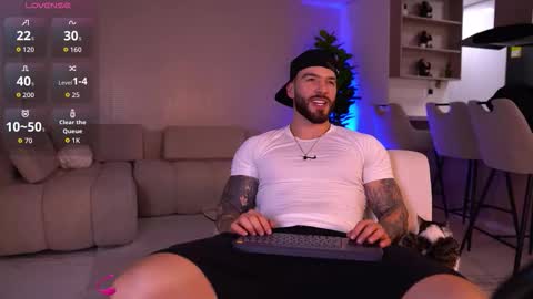 Snapshot of oliver_colt__ chatting on 10-22-25, 01:28 oliver_colt__ online show from 10-22-25, 01:28