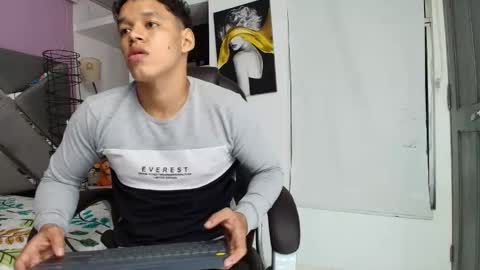 Snapshot of oliver_evans_19 chatting on 04-16-26, 01:50 O L I V E R online show from 04-16-26, 01:50