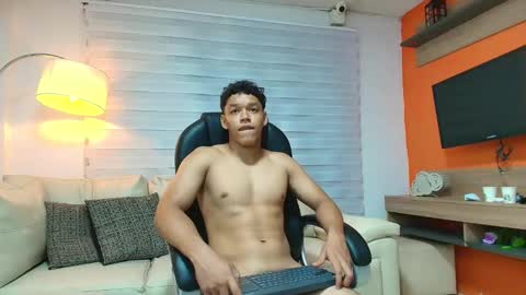 Snapshot of oliver_evans_19 chatting on 04-27-26, 03:15 O L I V E R online show from 04-27-26, 03:15