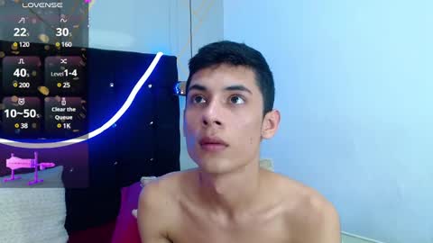 Snapshot of oliver_king_sex chatting on 12-06-24, 08:40 Oliver Smith online show from 12-06-24, 08:40