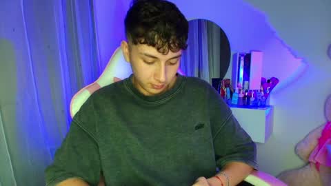 oliveeer online show from 05-27-26, 01:57