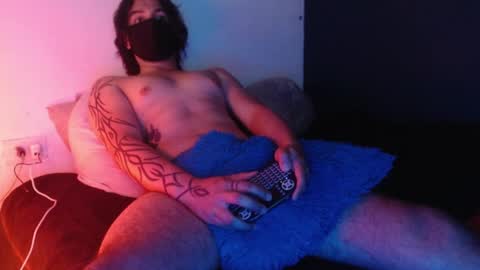 oliver_laid_2023 online show from 01-05-25, 09:26