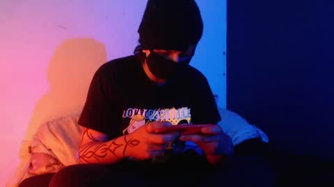 oliver_laid_2023 online show from 01-06-25, 04:58