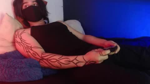 oliver_laid_2023 online show from 02-01-25, 07:13