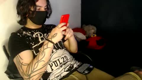 oliver_laid_2023 online show from 02-14-25, 09:32