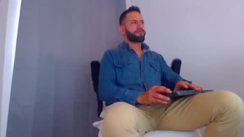 oliver online show from 02-05-25, 06:04