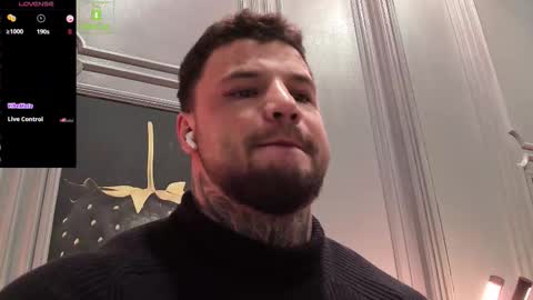 Snapshot of oliversport chatting on 03-27-26, 11:10 OliverSport online show from 03-27-26, 11:10