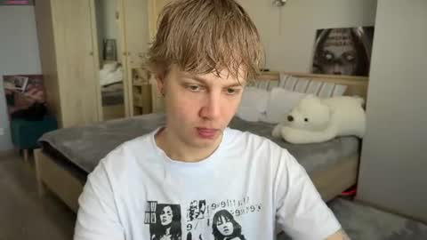 Snapshot of olivertasty chatting on 07-02-26, 01:28 oliver online show from 07-02-26, 01:28