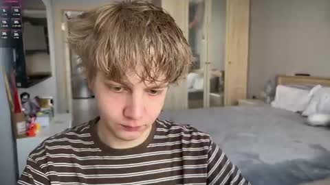 Snapshot of olivertasty chatting on 07-12-26, 03:47 oliver online show from 07-12-26, 03:47