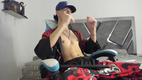 oliverthompson_01 online show from 02-20-25, 02:29