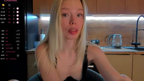 Olivia 3 online show from 05-30-26, 10:07
