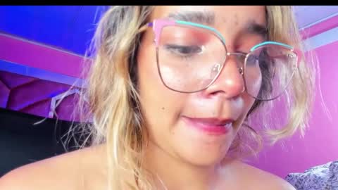  OLIVIA  online show from 02-11-25, 09:31