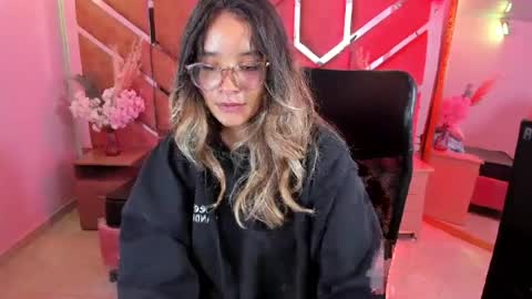  OLIVIA  online show from 07-10-26, 04:17
