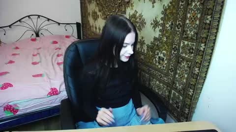 olivia_graceee online show from 05-13-26, 08:44