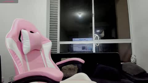 olivia_martine online show from 12-16-25, 04:39