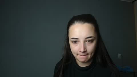 Snapshot of olivia_oliv chatting on 09-28-25, 12:10 Olivia online show from 09-28-25, 12:10