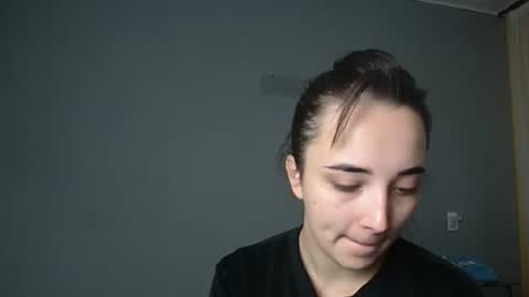 Snapshot of olivia_oliv chatting on 10-15-25, 11:32 Olivia online show from 10-15-25, 11:32