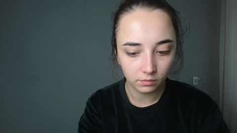 Snapshot of olivia_oliv chatting on 10-19-25, 11:22 Olivia online show from 10-19-25, 11:22