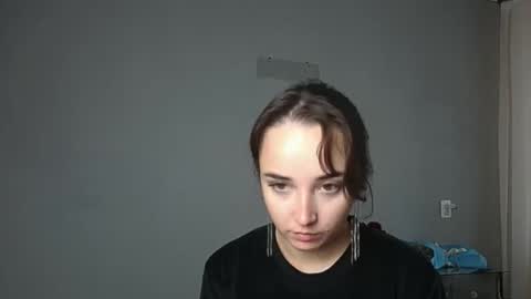 Snapshot of olivia_oliv chatting on 10-20-25, 12:16 Olivia online show from 10-20-25, 12:16