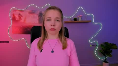 Snapshot of olivia_rage chatting on 04-19-26, 07:40 Sweet Olivia online show from 04-19-26, 07:40