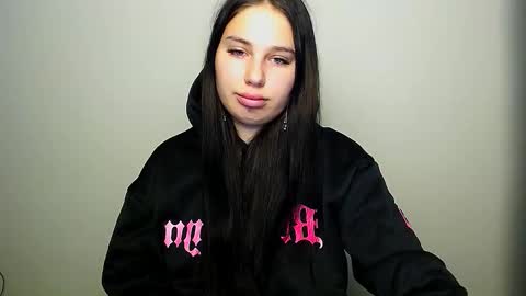 Snapshot of olivia_red_ chatting on 10-07-25, 03:58 Olivia online show from 10-07-25, 03:58