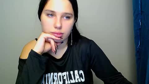 Snapshot of olivia_red_ chatting on 10-10-25, 04:22 Olivia online show from 10-10-25, 04:22