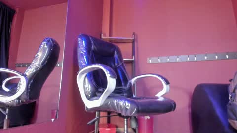   online show from 12-22-24, 01:00