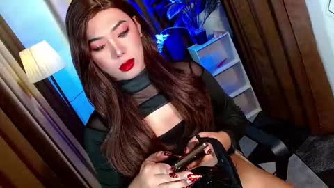 Miss OLIVIA online show from 11-21-25, 10:03
