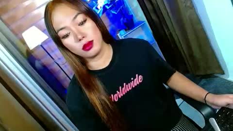 Snapshot of olivia_the_temptress27 chatting on 03-27-26, 10:15 Miss OLIVIA online show from 03-27-26, 10:15