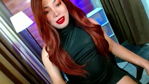 Snapshot of olivia_the_temptress27 chatting on 04-18-26, 09:02 Miss OLIVIA online show from 04-18-26, 09:02