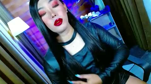 Snapshot of olivia_the_temptress27 chatting on 04-25-26, 09:23 Miss OLIVIA online show from 04-25-26, 09:23