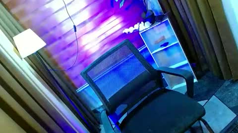 Snapshot of olivia_the_temptress27 chatting on 05-10-26, 05:12 Miss OLIVIA online show from 05-10-26, 05:12