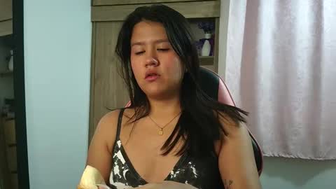 Olivia online show from 02-10-26, 12:31